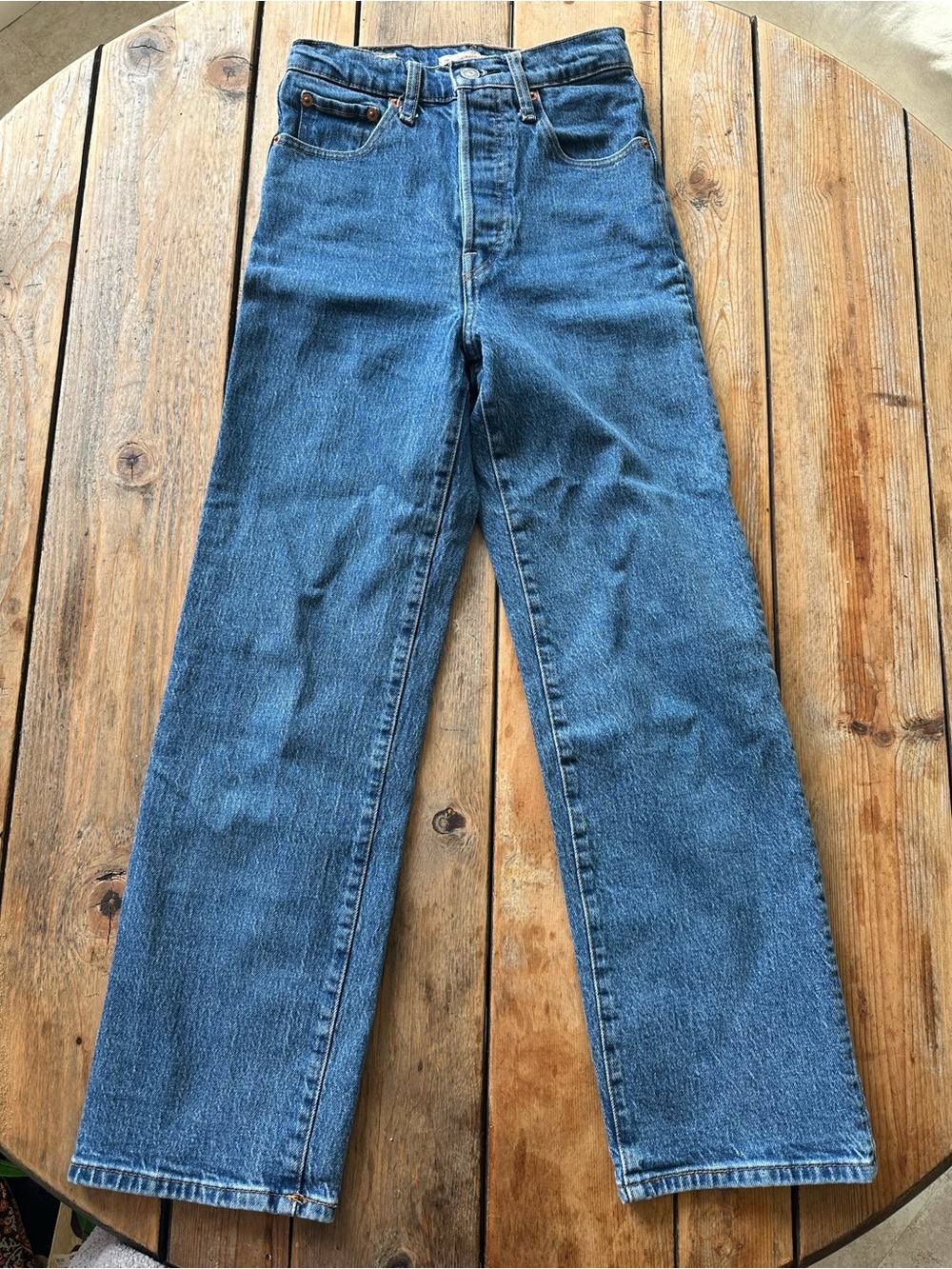 Levi's Women's Ribcage Straight Ankle Jeans in Medium Blue Denim